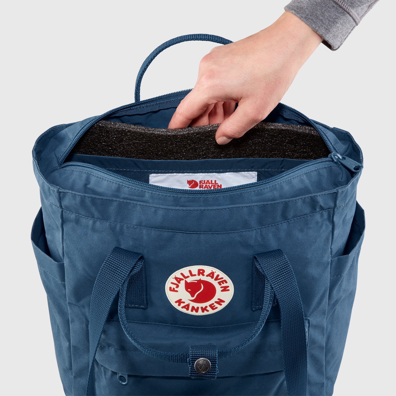does kanken totepack has a seatpad?